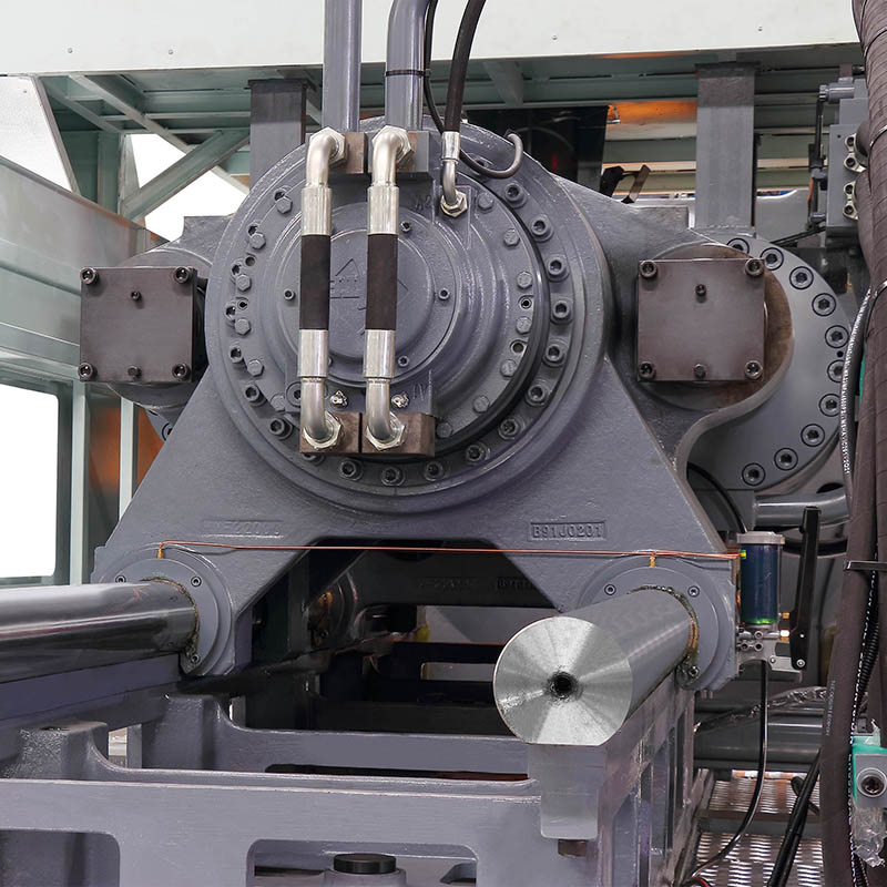 HXM2200: HXM servo enjeksiyonlu kalıplama makinesi